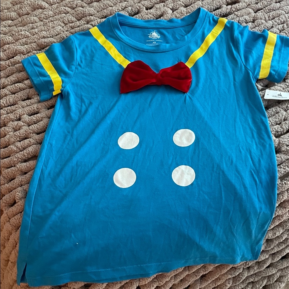 Disney Parks Donald Duck T-Shirt XS NWT